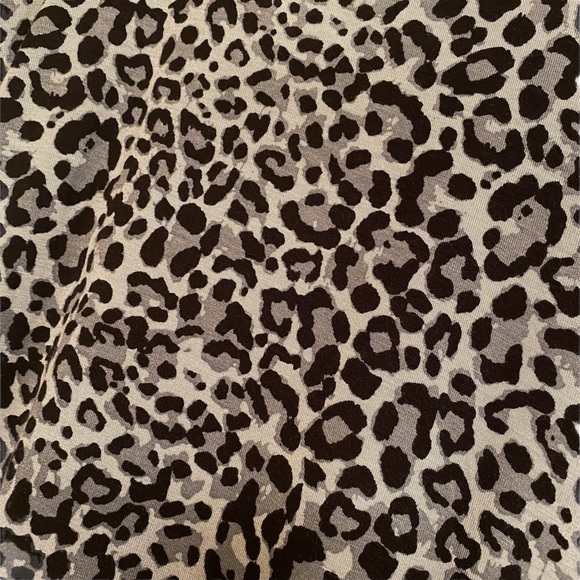 Zenana Size Small Gray Leopard Tunic - Picture 2 of 7